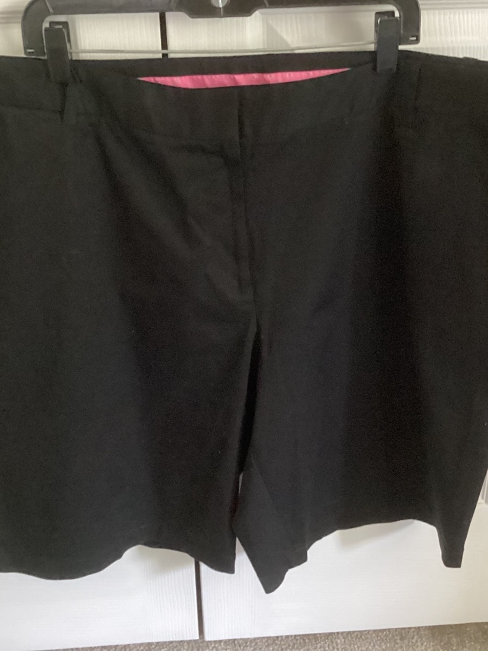 Ladies Liz Claiborne Jackie Black Mid Rise Pull On Shorts 4 Pocket Design 22W